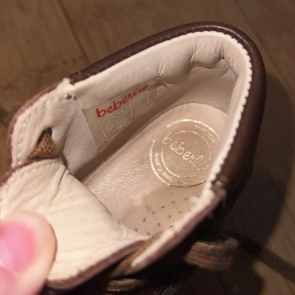 Beberlis Brown Lace-up Baby Bootie - size 21 (5.5 US) - Picture 5 of 5